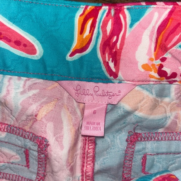 Lilly Pulitzer women’s shorts - Picture 3 of 3